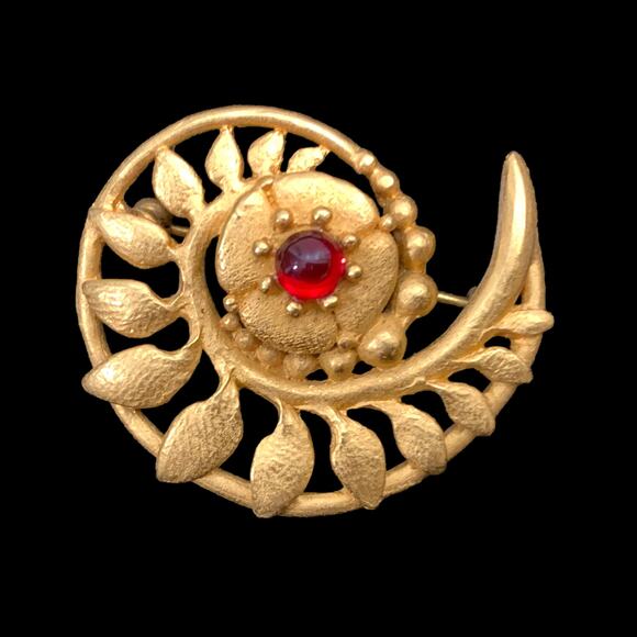 80s Matte Gold Shell Brooch w Red Cabochon Glass Stone | 1.5" x 1 1/8" - Picture 2 of 9